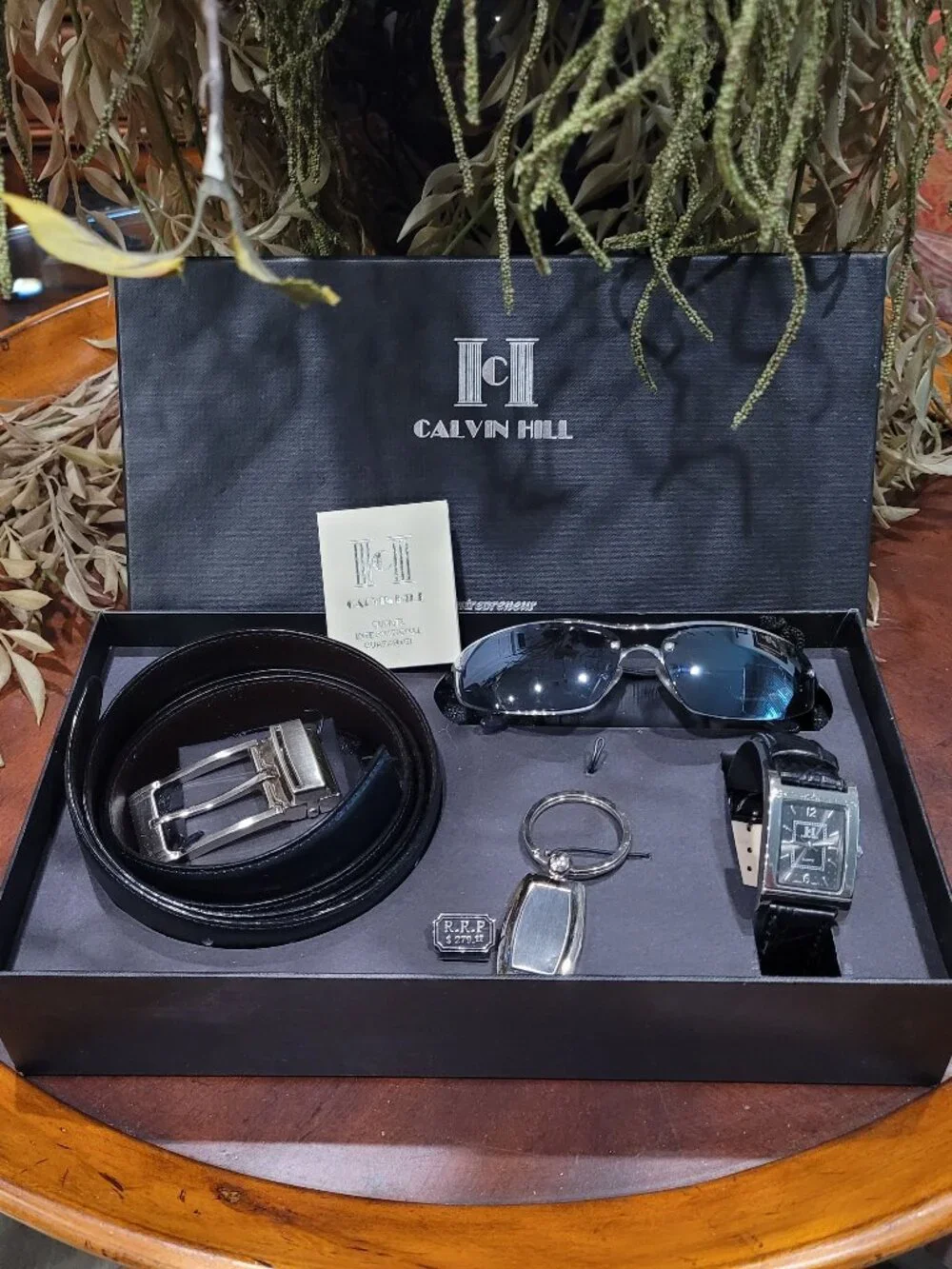 New Vintage Calvin Hill Men's Gift Set Watch Belt Keychain & Sunglasses